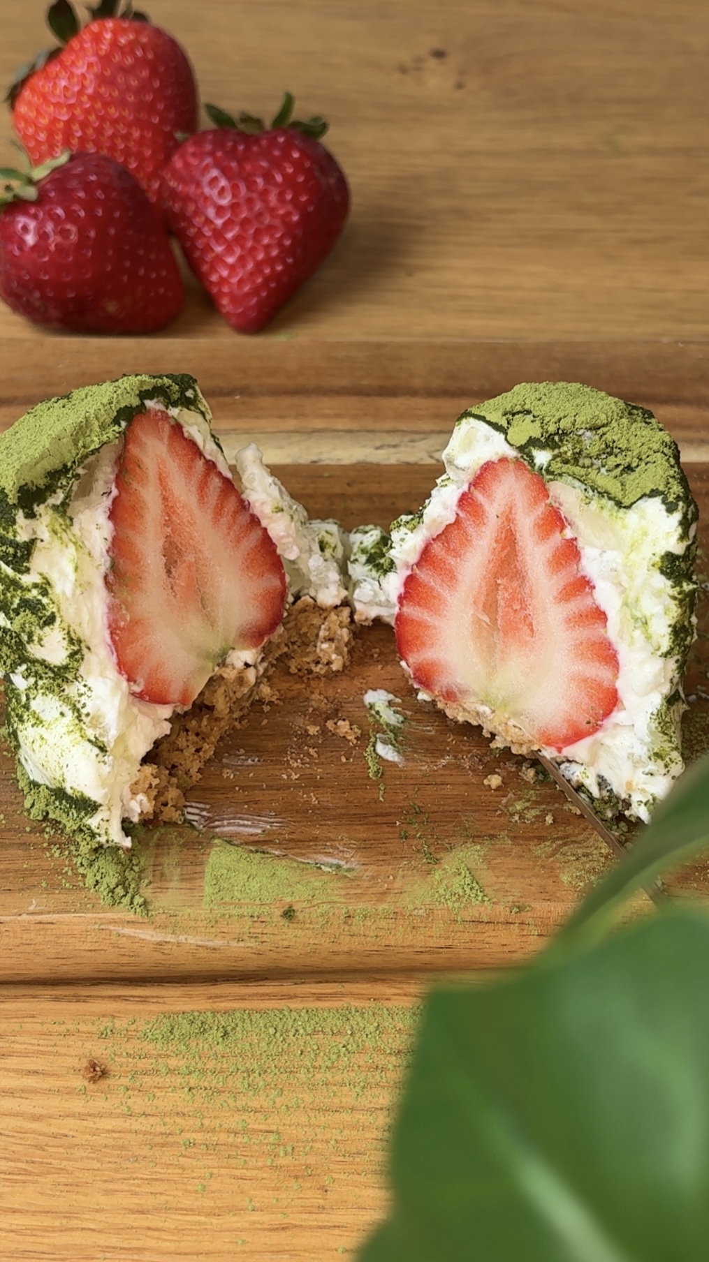 No-Bake Strawberry Matcha Cake 抹茶いちごケーキ